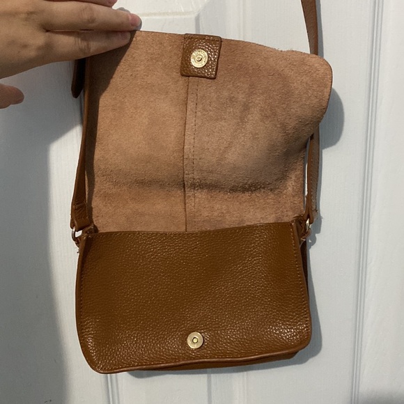 BTB  small brown Genuine  leather crossbody EUC - Picture 3 of 9